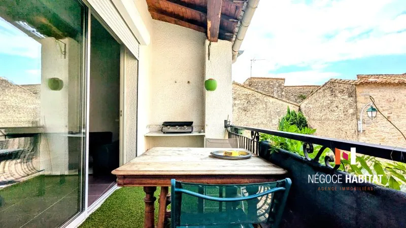 Maison de village à Nages et Solorgues avec terrasse et parking, 102 m² 