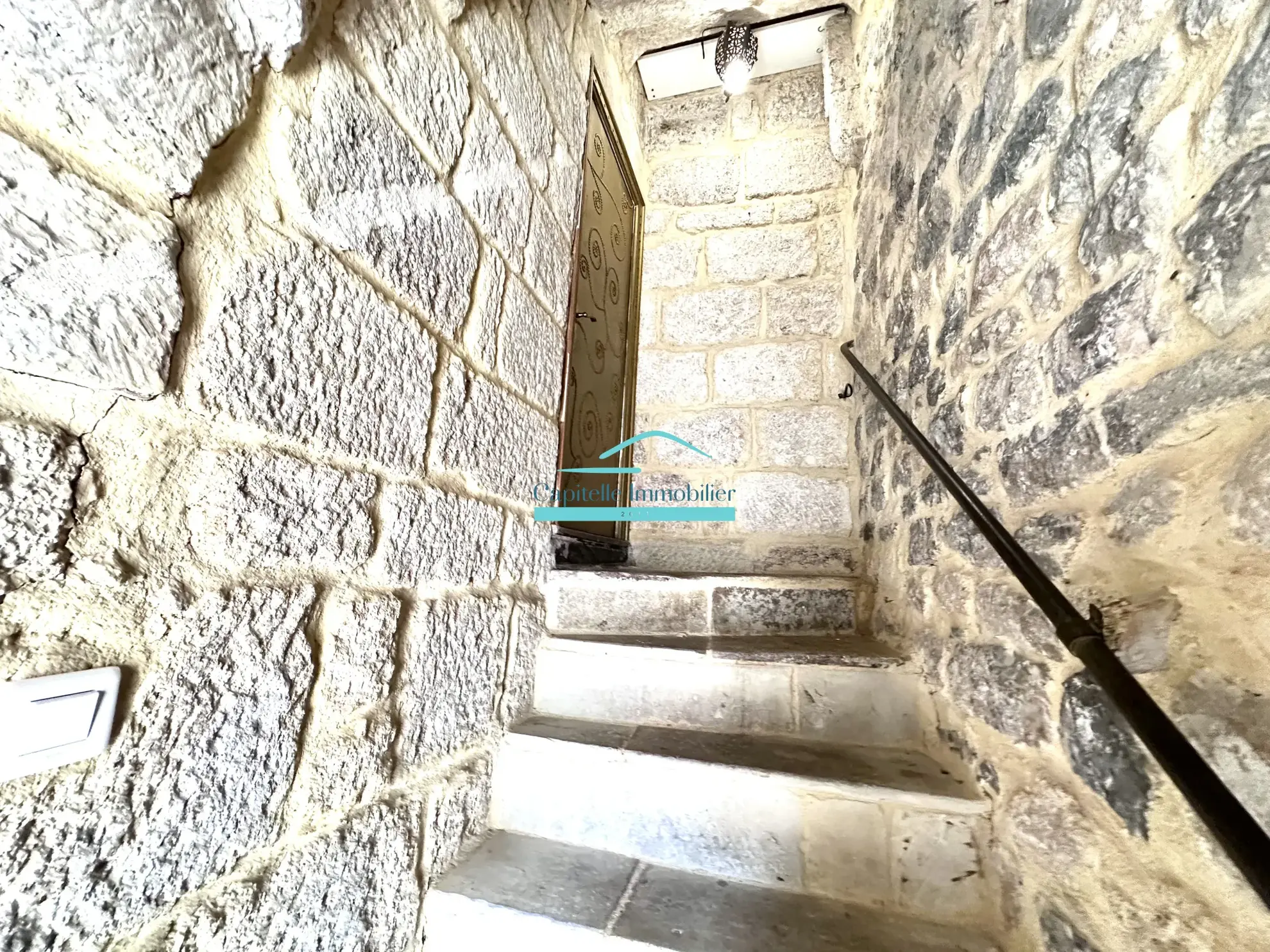 Maison de village avec studio à Mireval - 140 m² proche commodités 