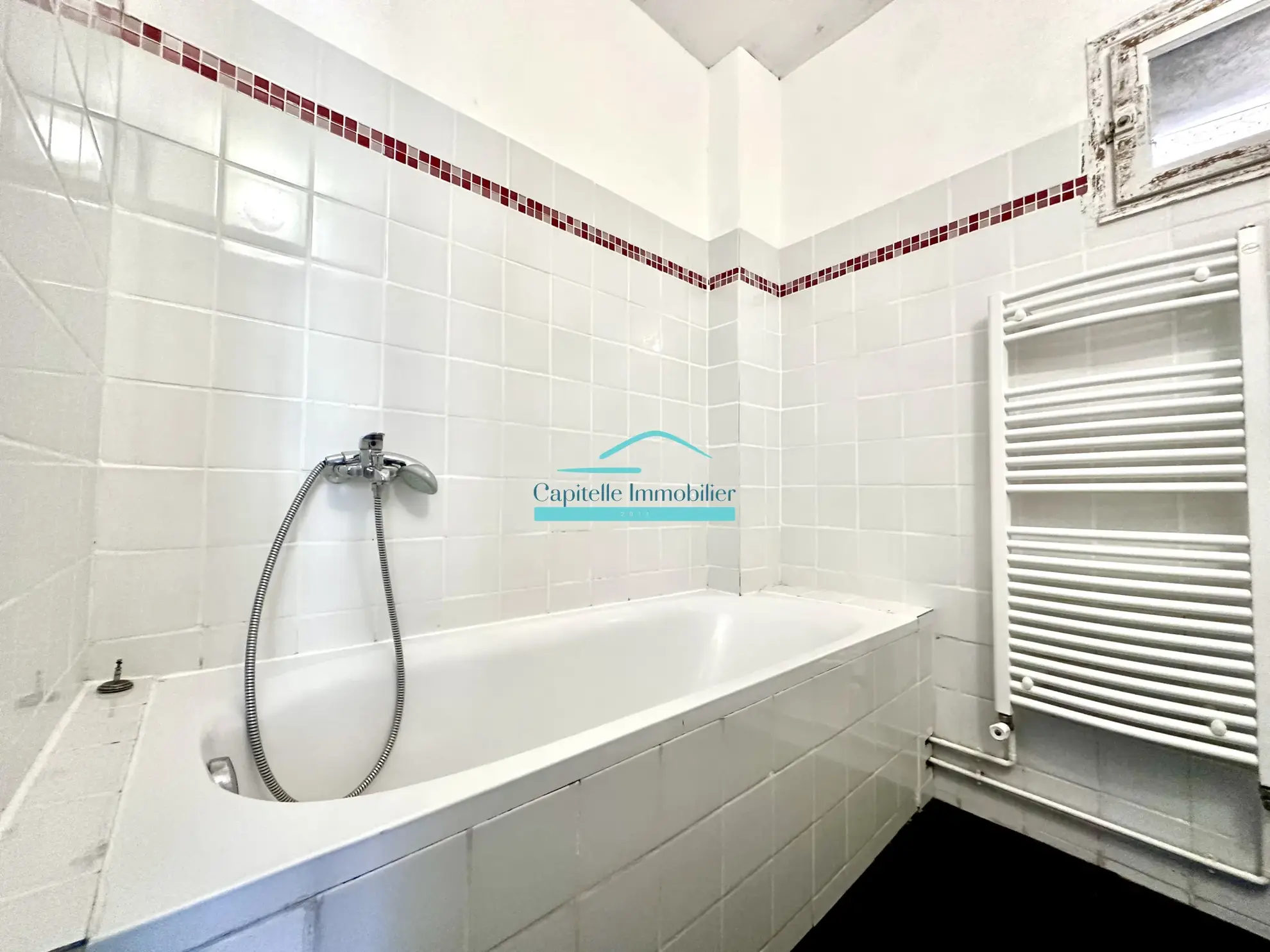 Maison de village avec studio à Mireval - 140 m² proche commodités 