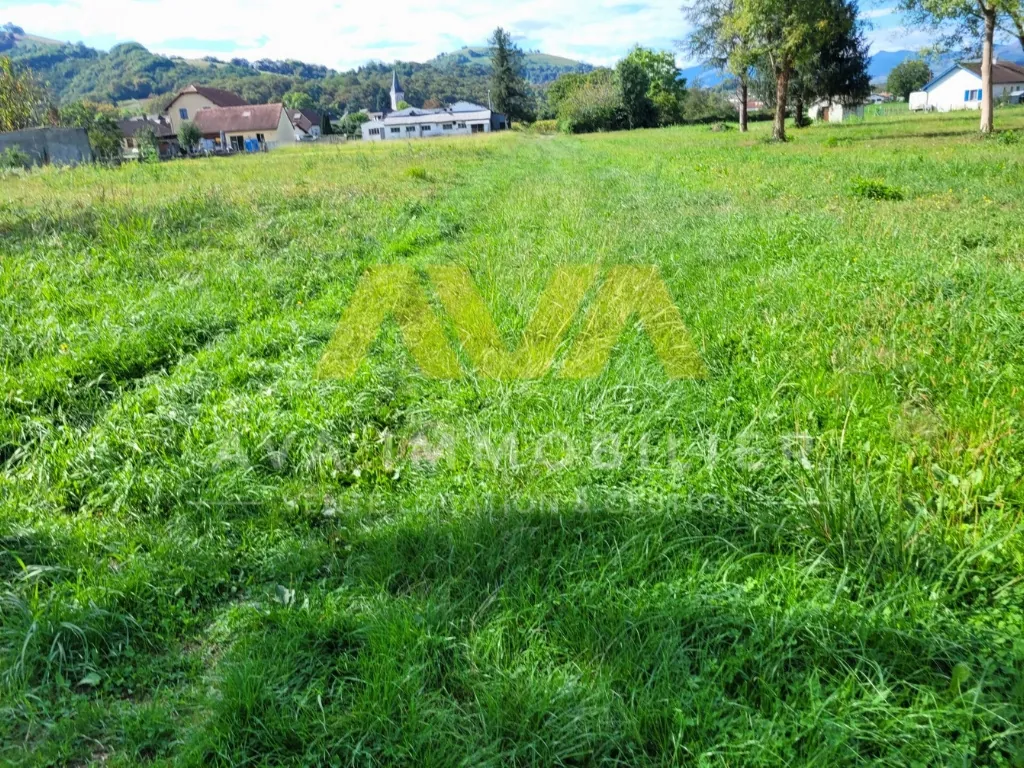 Terrain industriel à vendre à Chéraute de 2 977 m² dans un cadre stratégique 