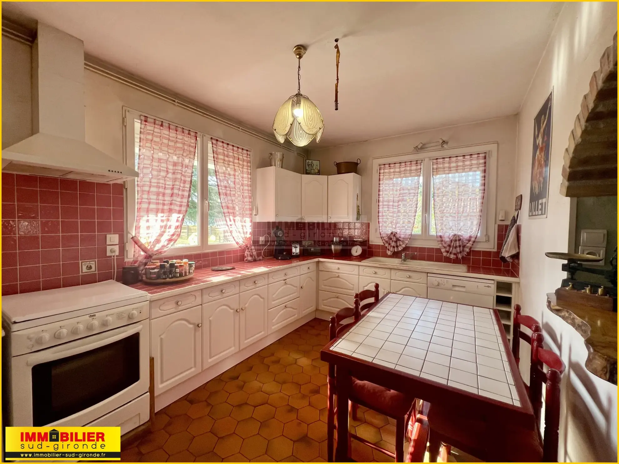 Maison familiale à vendre à Landiras avec grand jardin et garage - véritable opportunité 