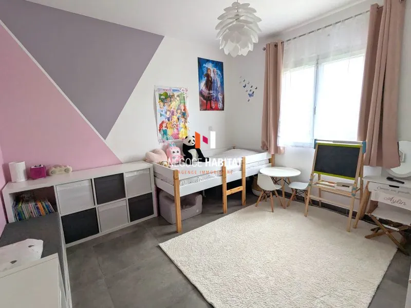 Villa contemporaine de plain-pied à Ales avec prestations haut de gamme 