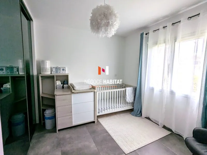 Villa contemporaine de plain-pied à Ales avec prestations haut de gamme 