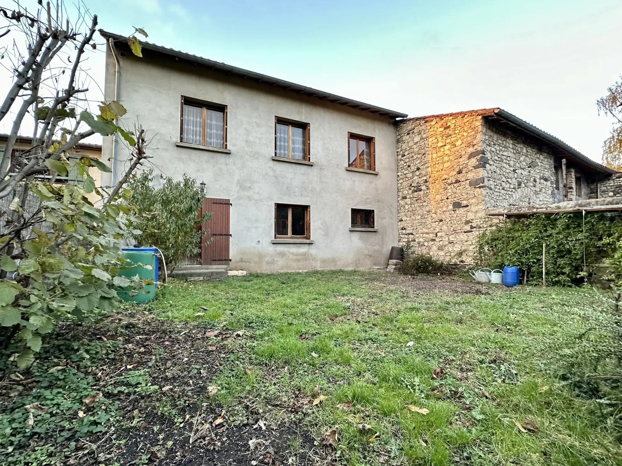 Maison à vendre au Cendre avec jardin, proche commodités