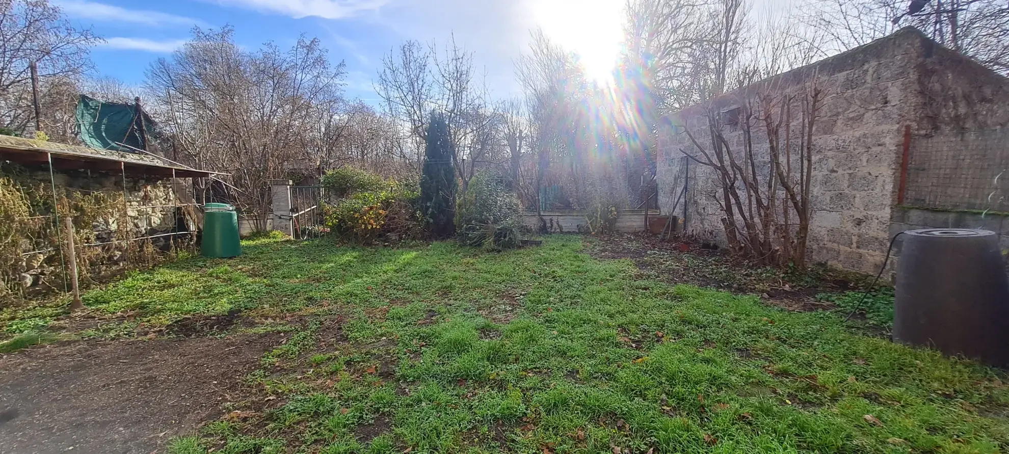Maison à vendre au Cendre avec jardin, proche commodités 