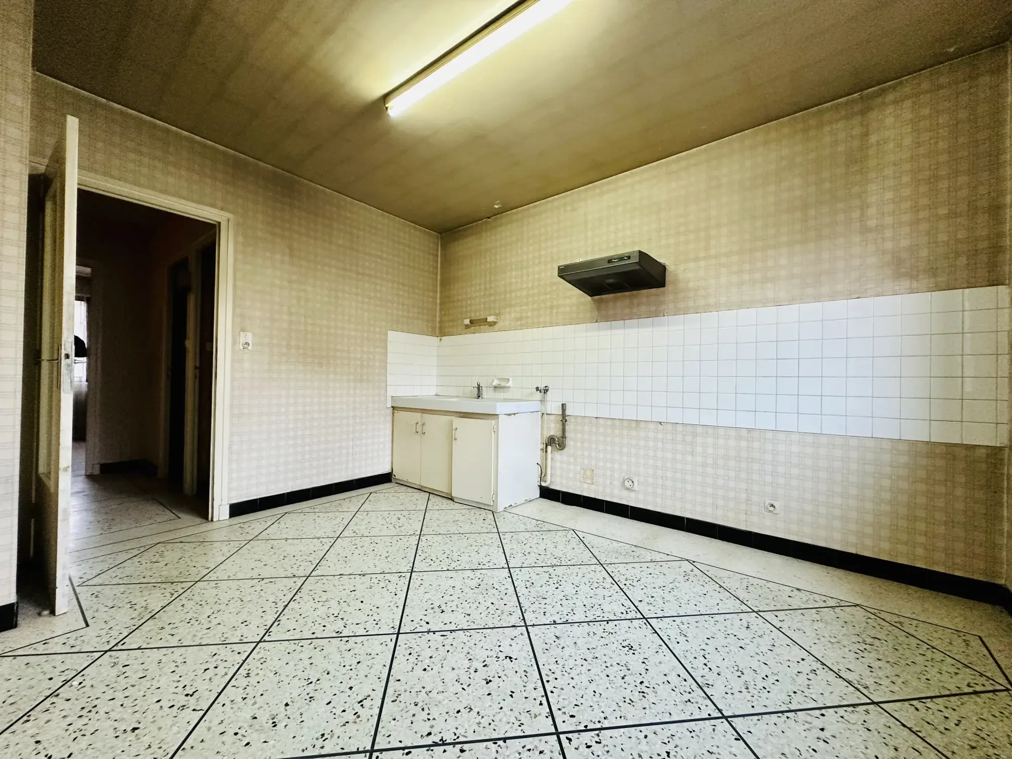 Maison à vendre au Cendre avec jardin, proche commodités 