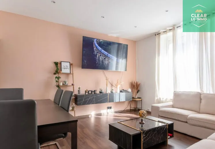 Maison rénovée proche frontière luxembourgeoise à Audun-le-Tiche avec terrasse et potentiel d'extension 