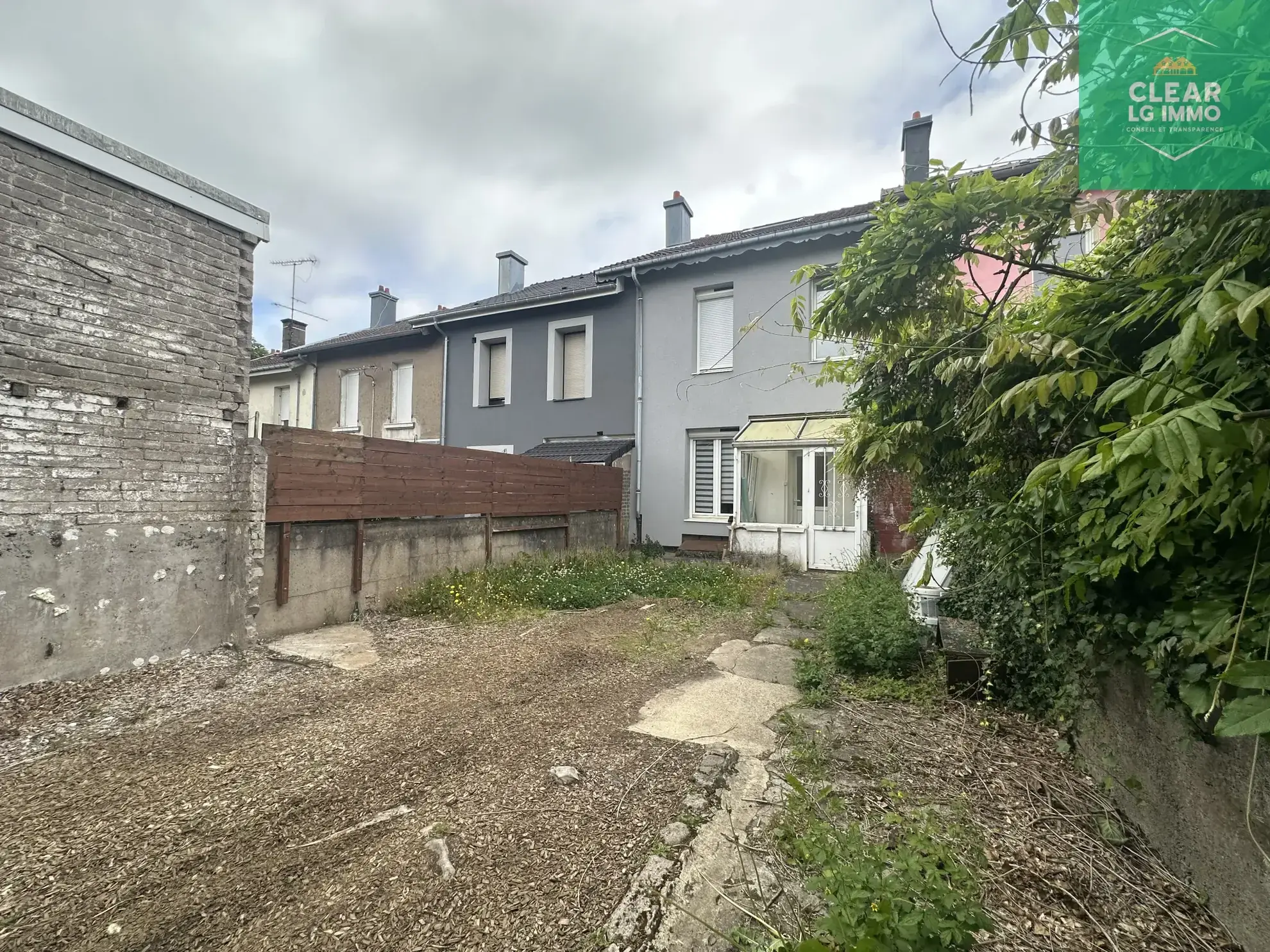 Maison rénovée proche frontière luxembourgeoise à Audun-le-Tiche avec terrasse et potentiel d'extension 