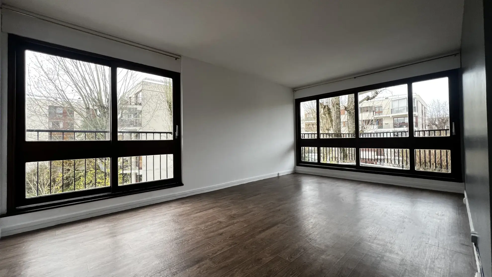 Appartement lumineux de 3 pièces avec loggia et parking à Le Chesnay Rocquencourt