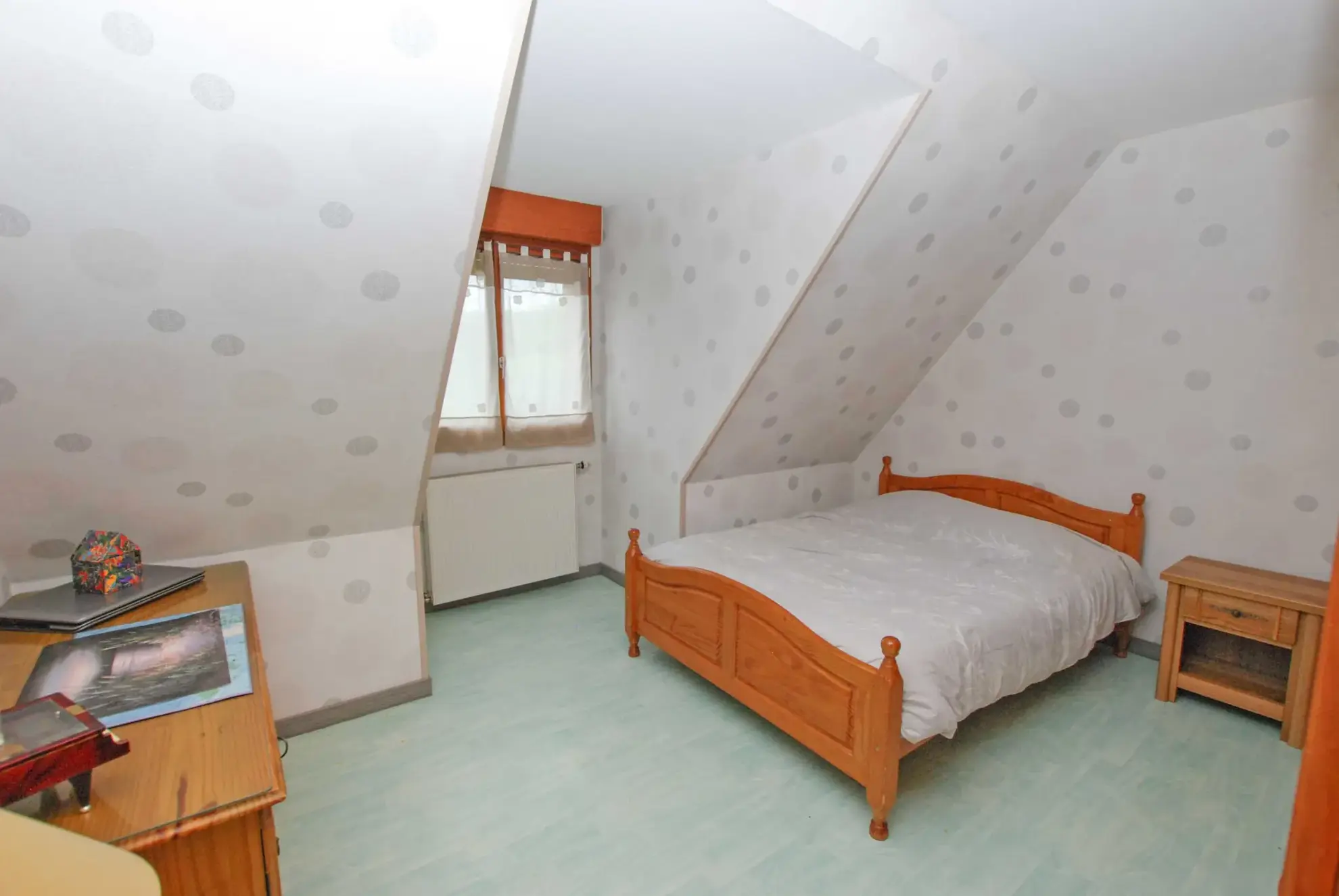 Villa en brique avec 4 chambres, double garage et grand sous-sol à Jeumont 