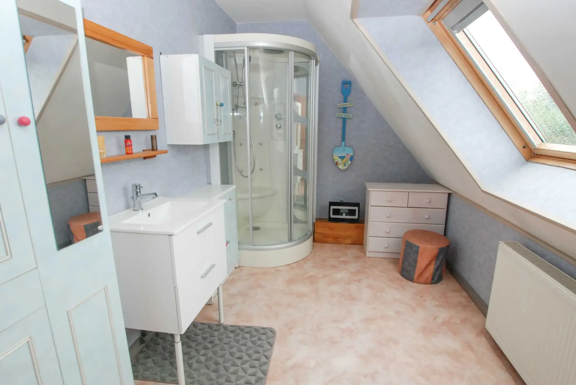 Villa en brique avec 4 chambres, double garage et grand sous-sol à Jeumont 