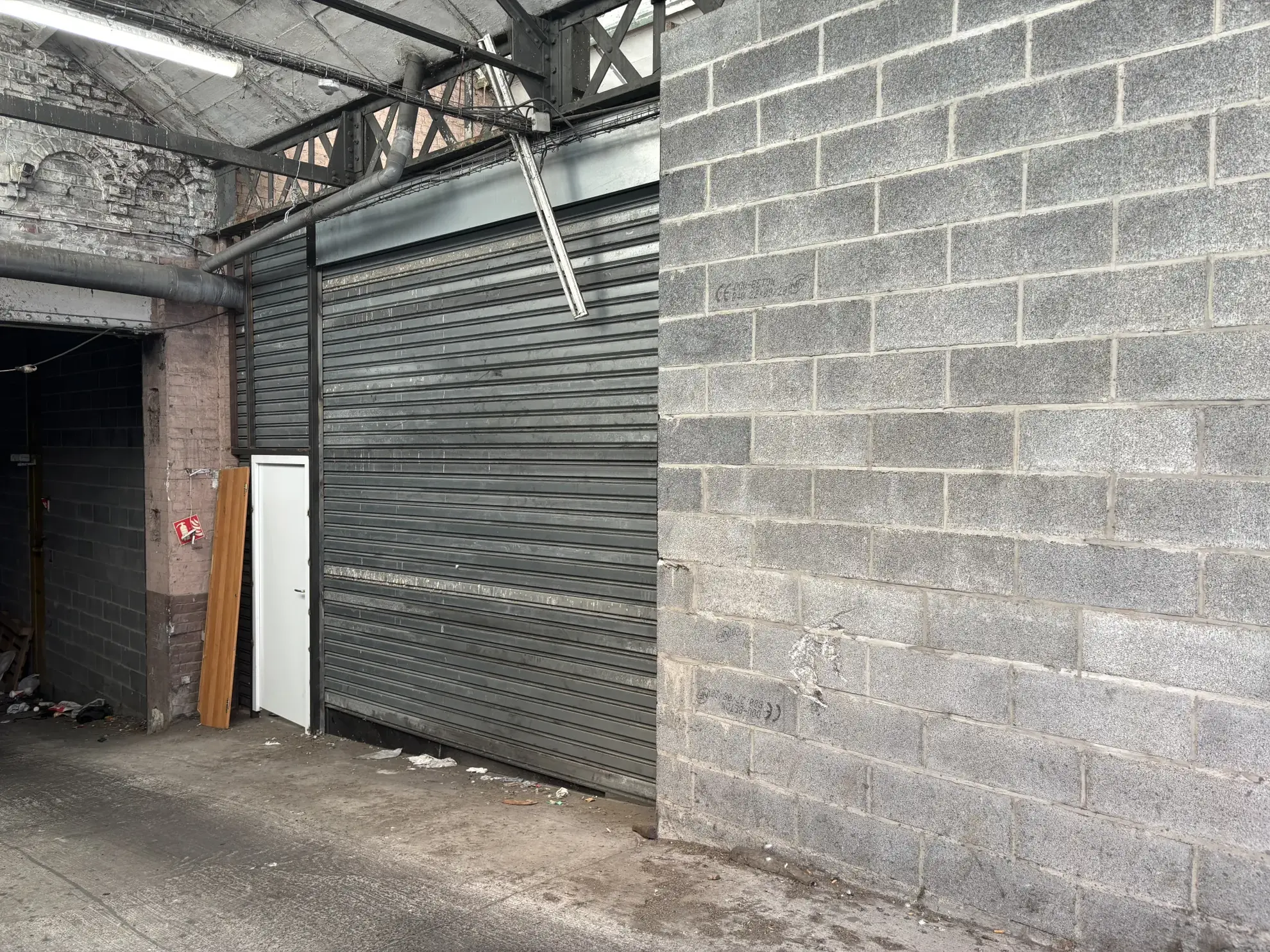 Entrepôt de 264 m² avec étage à Roubaix - Idéal pour stockage et commerce 