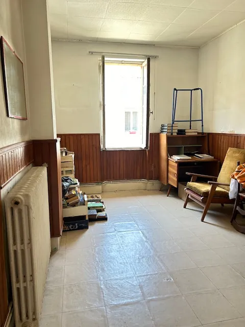 Opportunité immobilière à Leguevin avec deux maisons et garages à rénover 