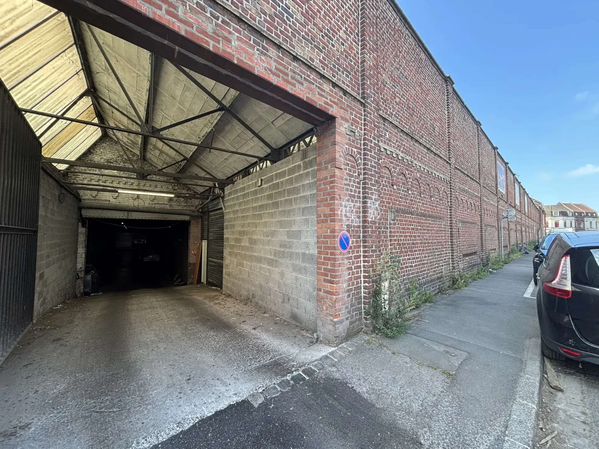 Entrepôt de 264 m² avec étage à Roubaix - Idéal pour stockage et commerce
