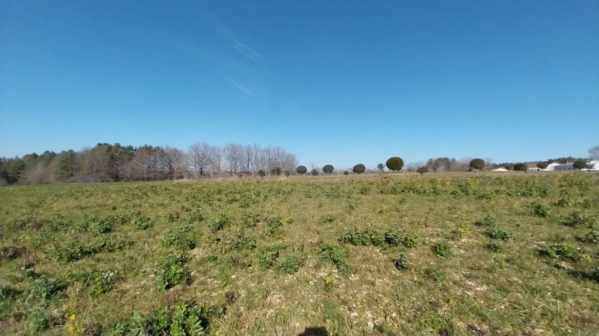 Terrain constructible de 2 600 m² près de Brantôme en Périgord Vert 