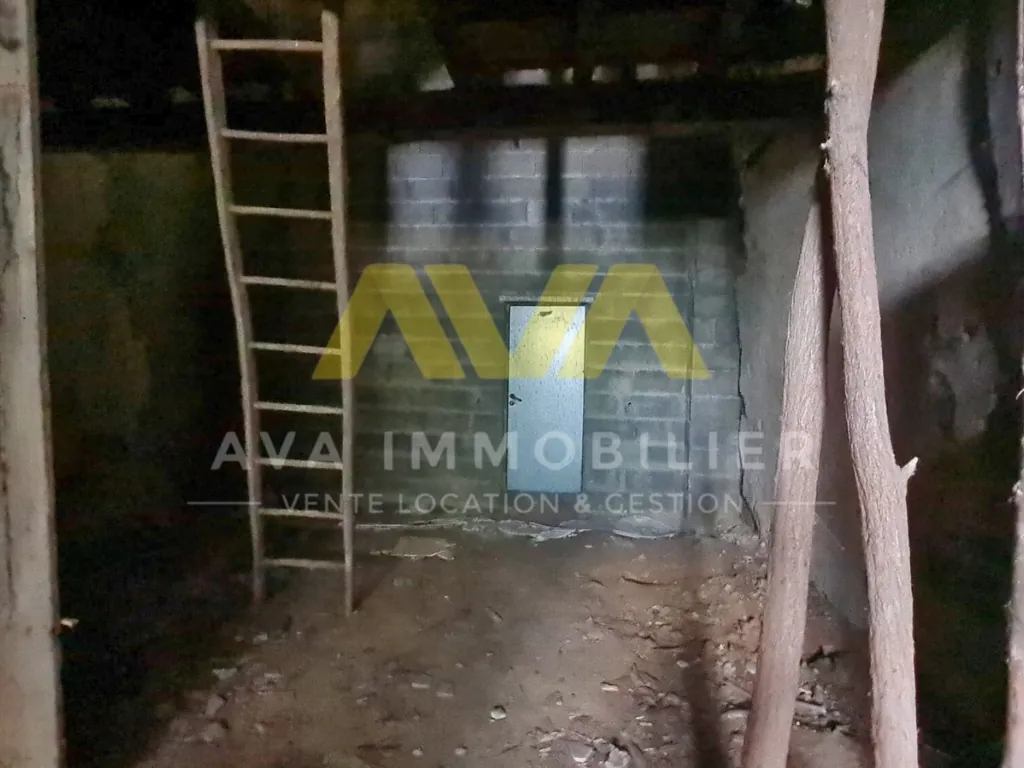 Maison à rénover de 131 m² avec grand terrain à Navarrenx 