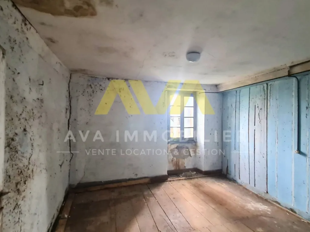 Maison à rénover de 131 m² avec grand terrain à Navarrenx 