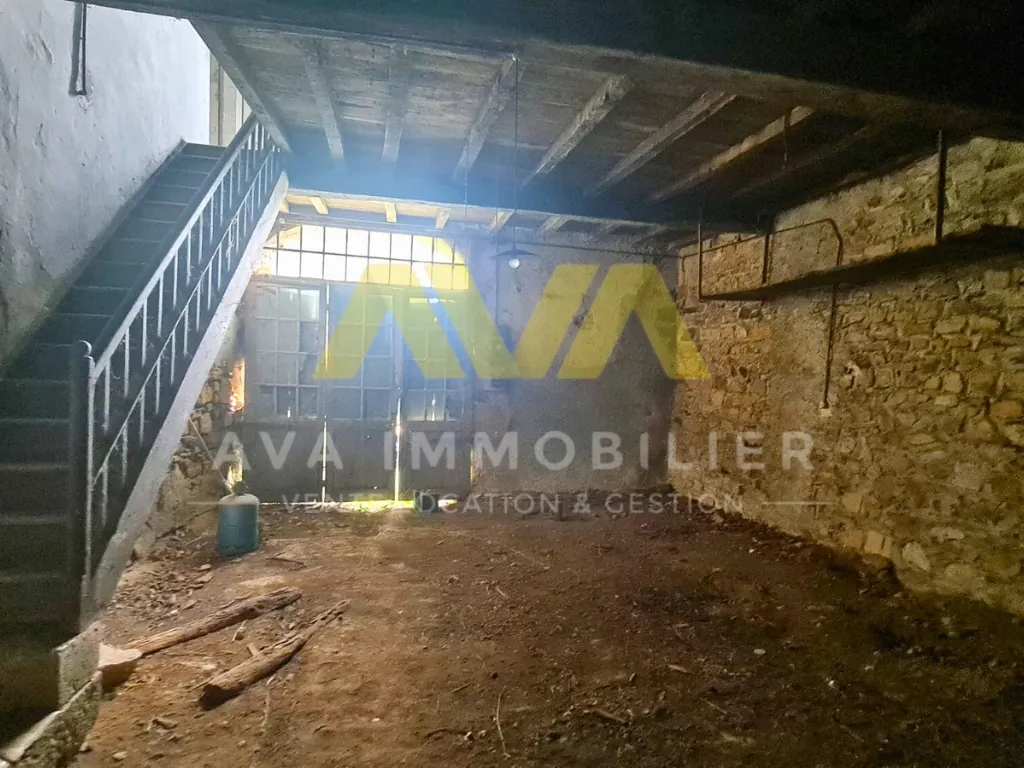 Maison à rénover de 131 m² avec grand terrain à Navarrenx 