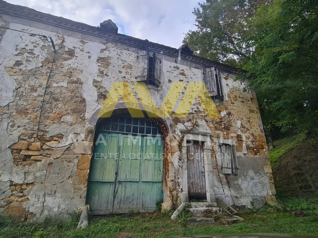 Maison à rénover de 131 m² avec grand terrain à Navarrenx 