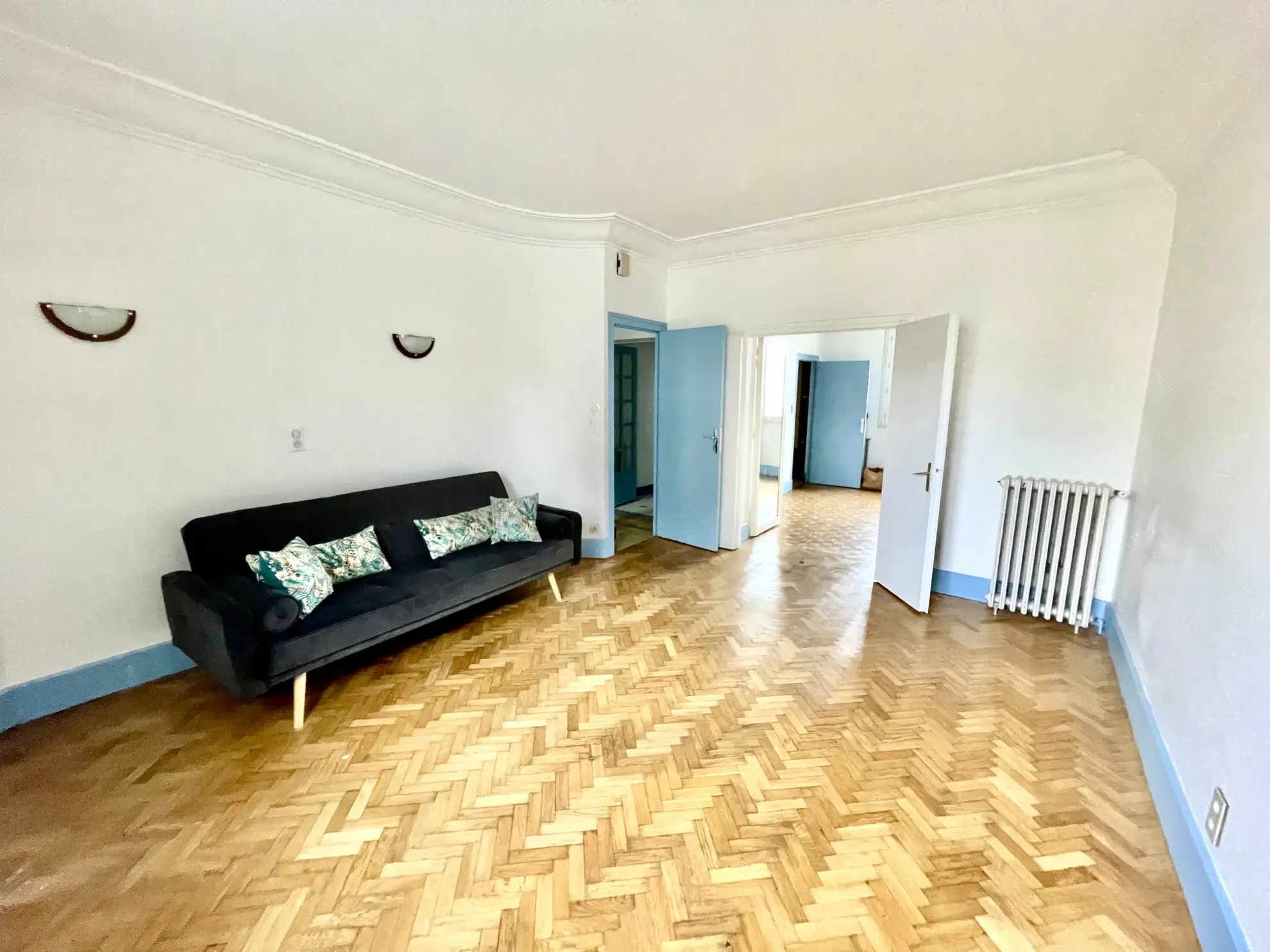 Maison de ville mitoyenne avec jardin et garage à Périgueux 