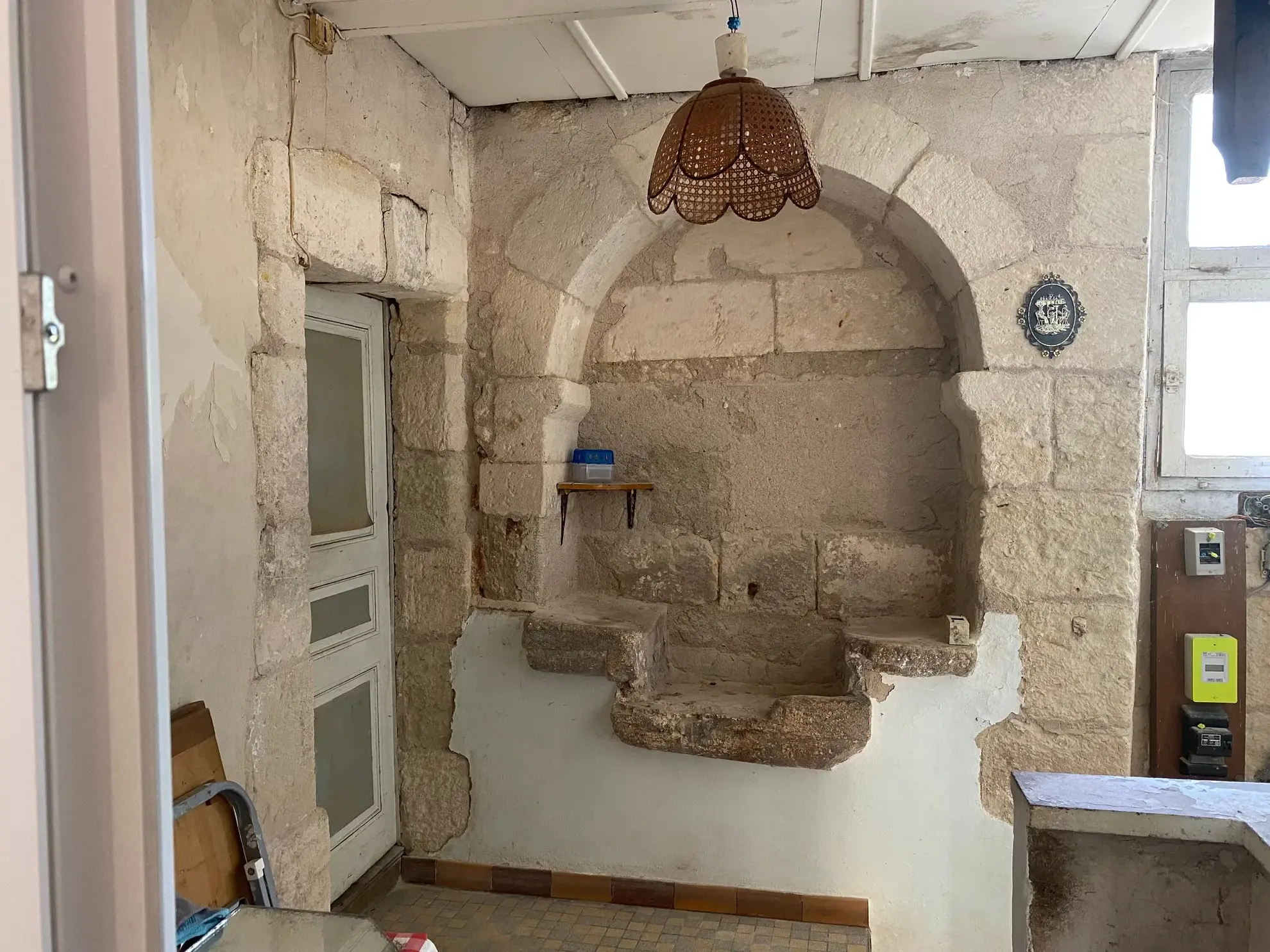 À vendre maison en pierre avec pigeonnier à Riberac, 140 m², terrain 1350 m², à rénover 