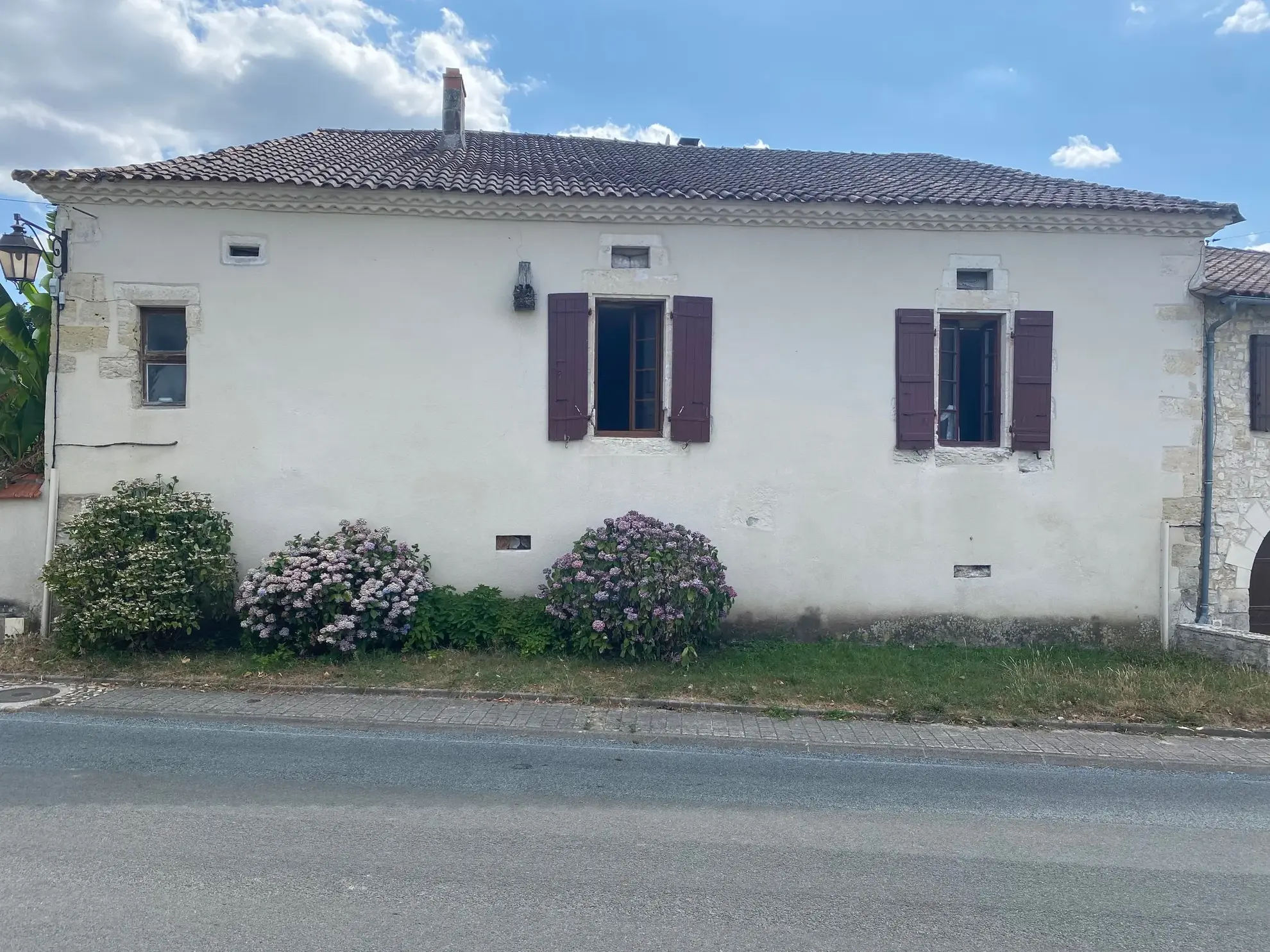 À vendre maison en pierre avec pigeonnier à Riberac, 140 m², terrain 1350 m², à rénover 