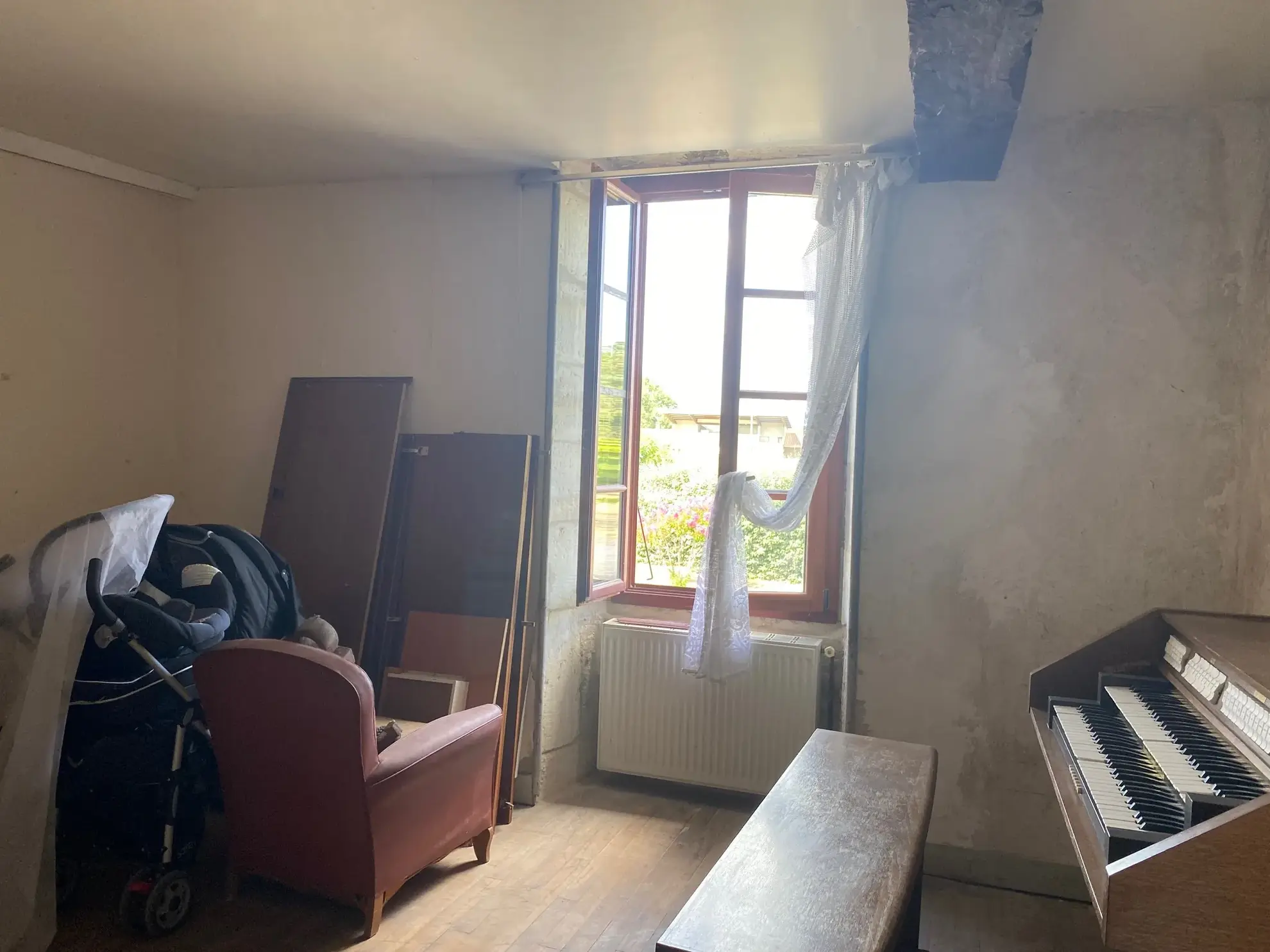 À vendre maison en pierre avec pigeonnier à Riberac, 140 m², terrain 1350 m², à rénover 