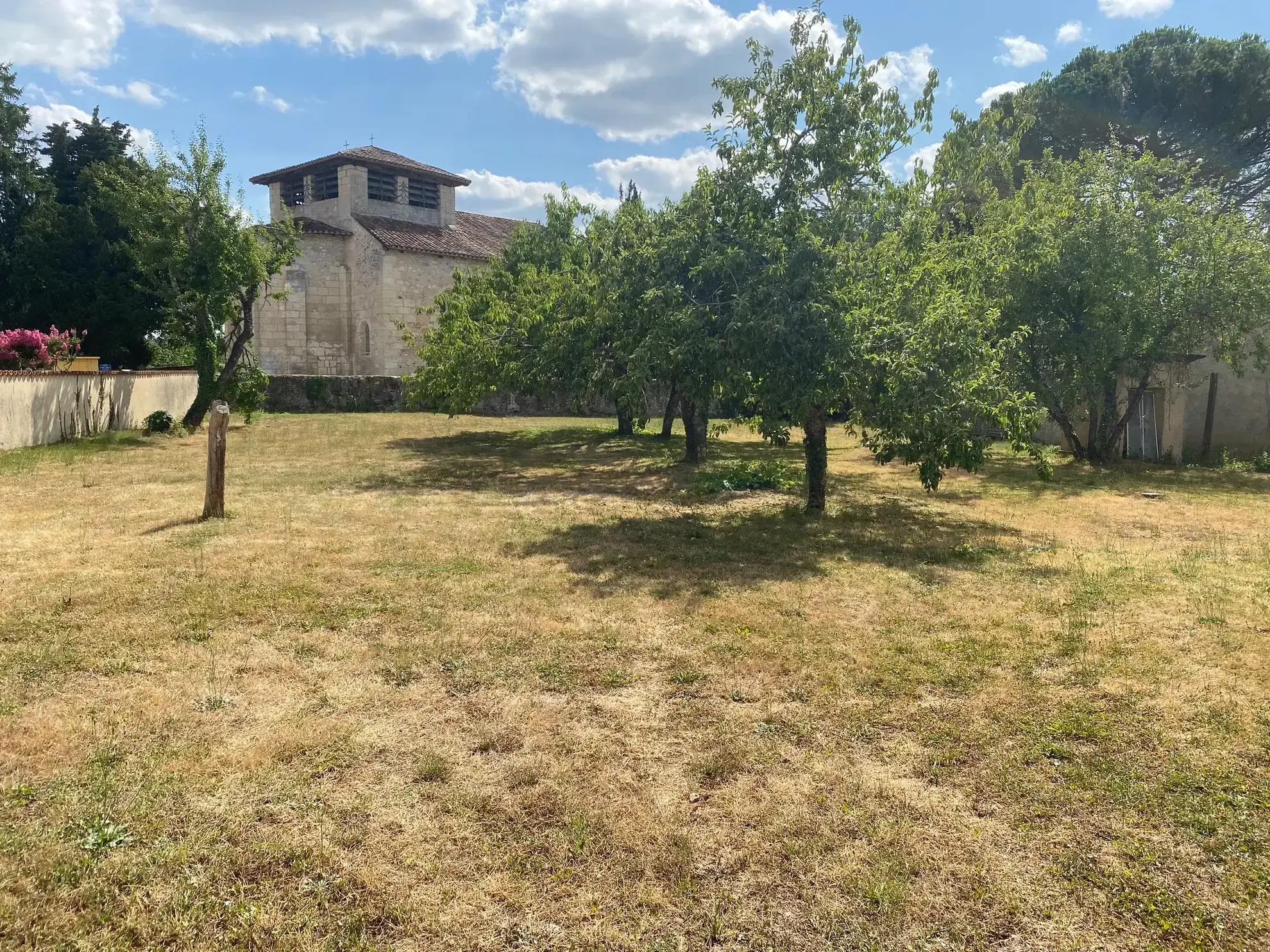 À vendre maison en pierre avec pigeonnier à Riberac, 140 m², terrain 1350 m², à rénover 