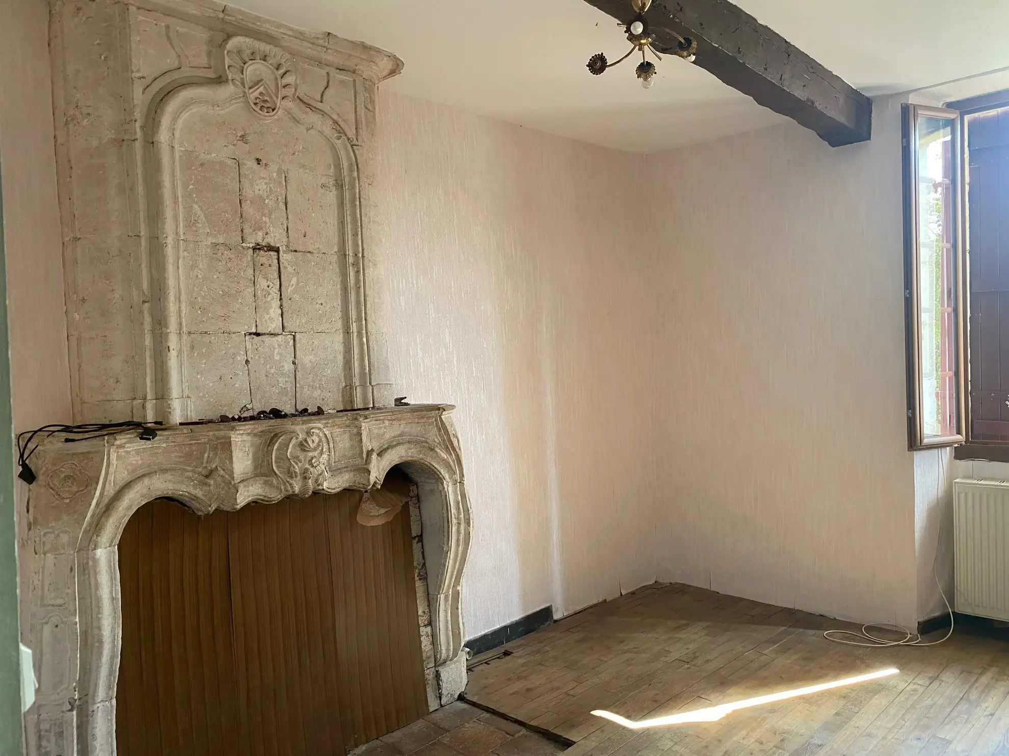 À vendre maison en pierre avec pigeonnier à Riberac, 140 m², terrain 1350 m², à rénover 