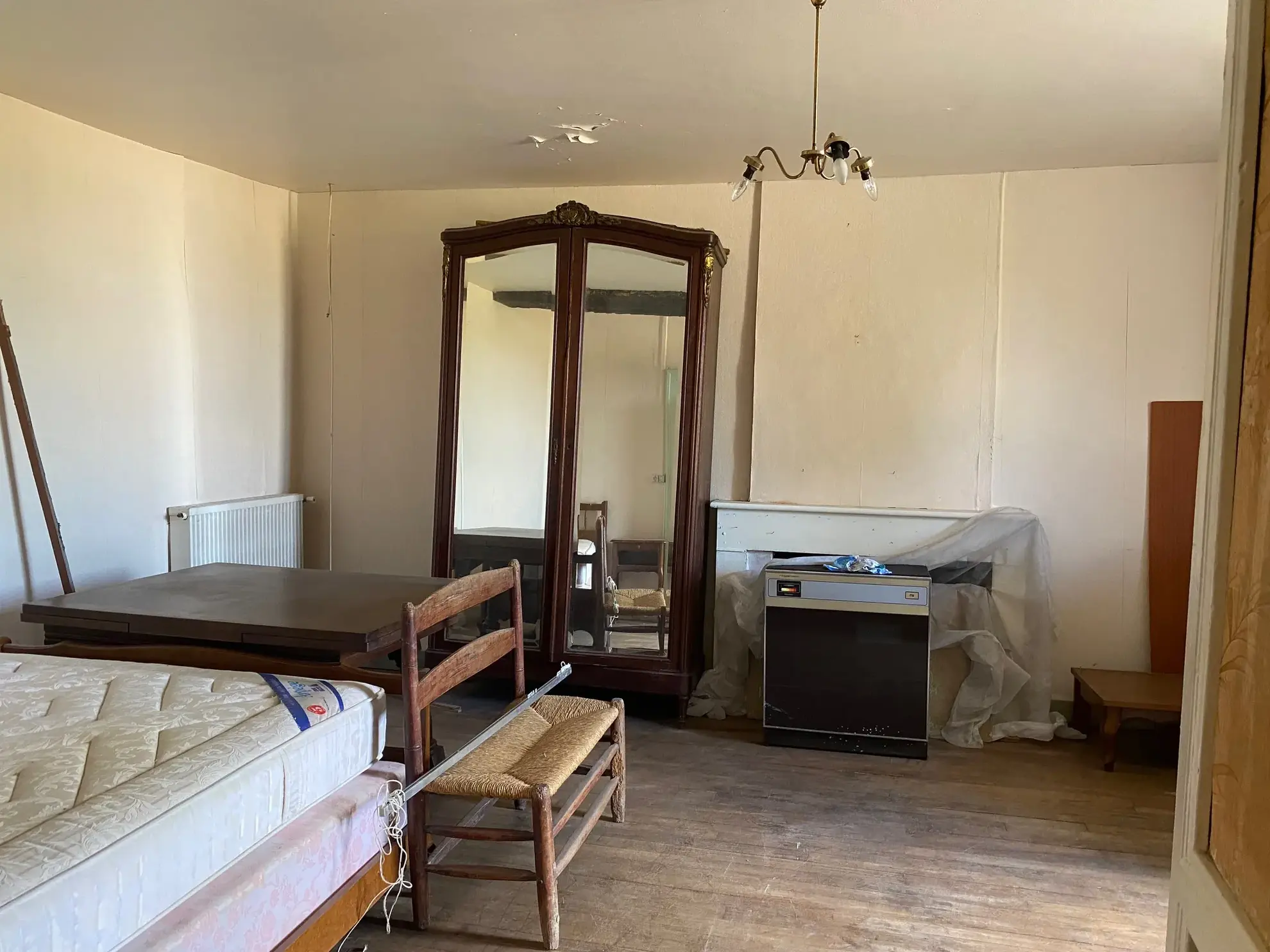 À vendre maison en pierre avec pigeonnier à Riberac, 140 m², terrain 1350 m², à rénover 