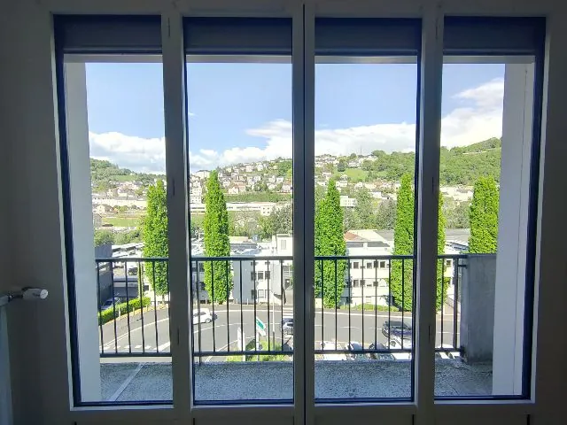 Appartement rénové de 77 m² avec parking à Tulle, idéal investissement 