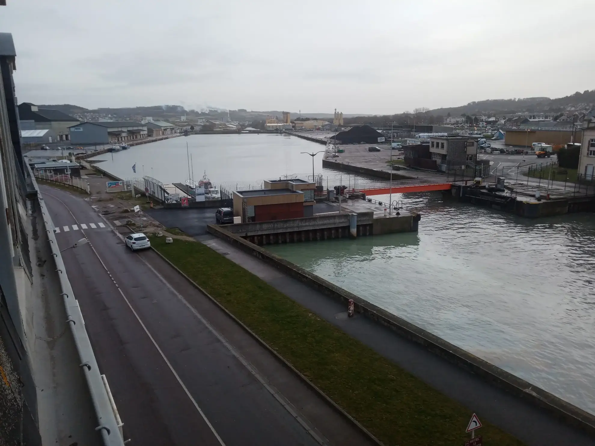 Appartement rénové avec vue sur le port au Tréport - 1 chambre, faible charges 