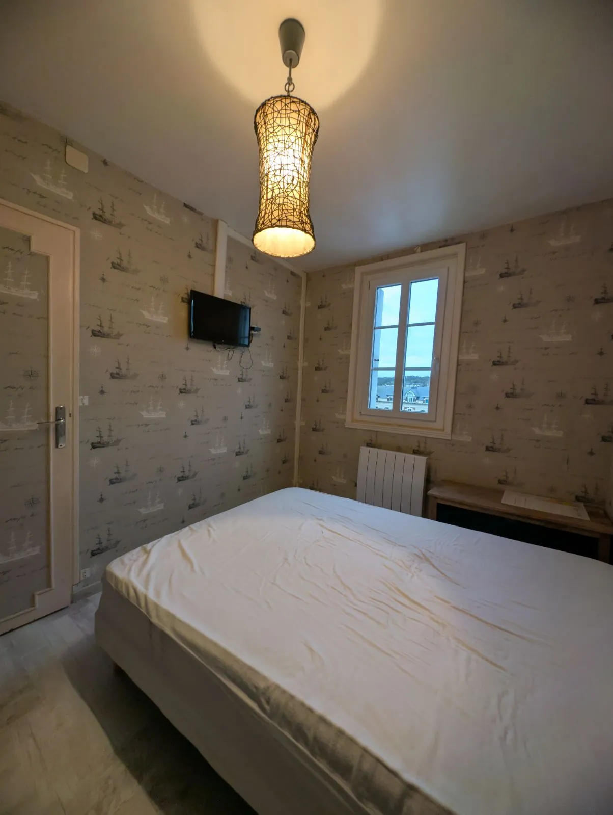 Appartement rénové avec vue sur le port au Tréport - 1 chambre, faible charges 