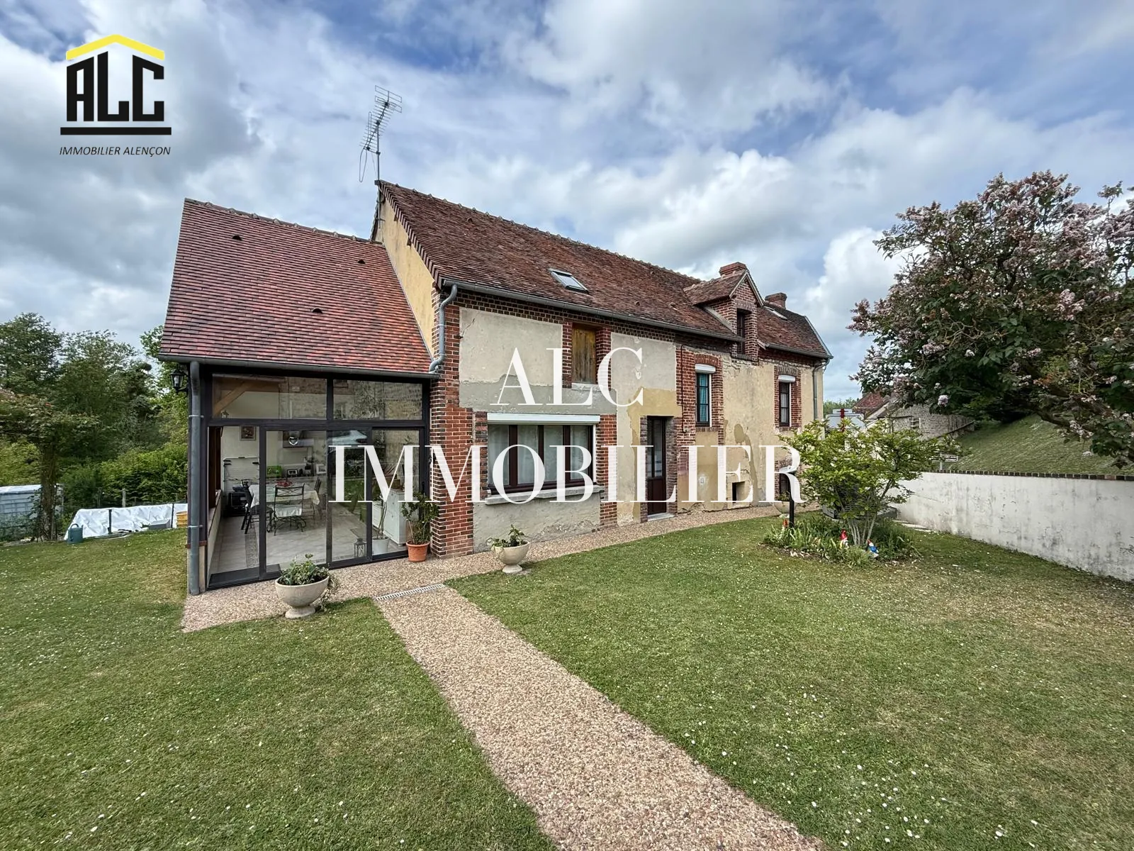 Maison de ville à vendre à Mortagne-au-Perche à 5 minutes du centre-ville