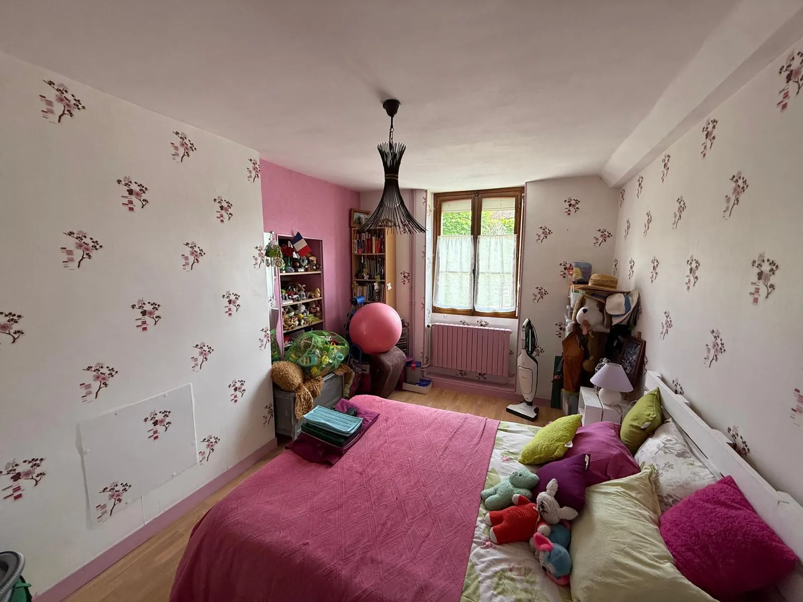 Maison de ville à vendre à Mortagne-au-Perche à 5 minutes du centre-ville 