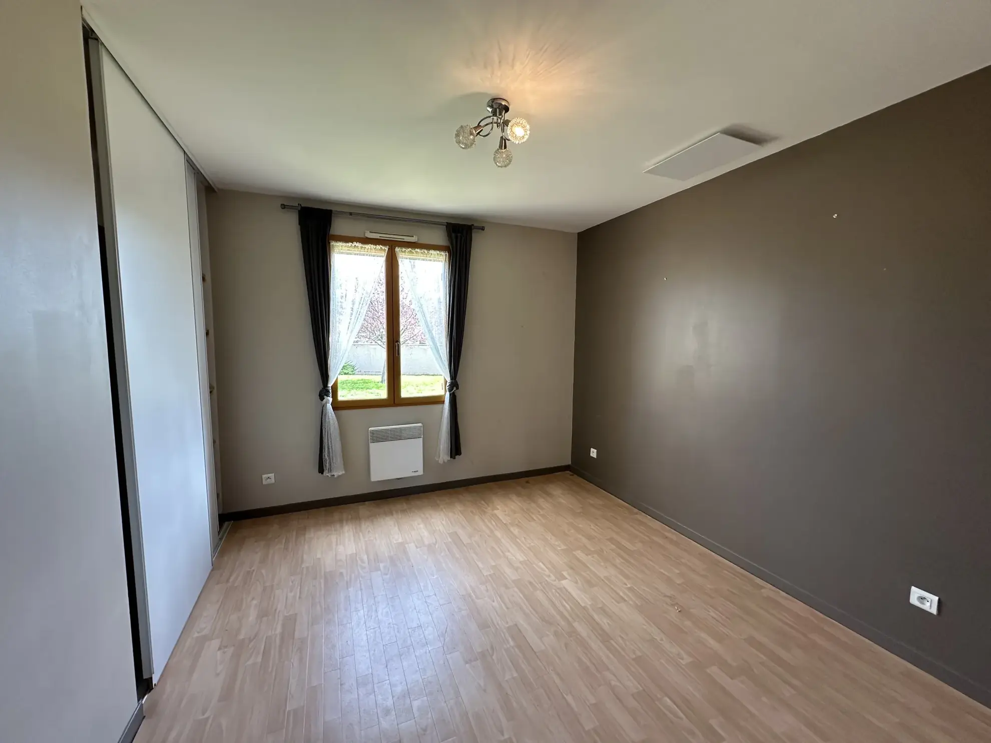 Maison de plain-pied lumineuse avec jardin et terrasse à Vendat 