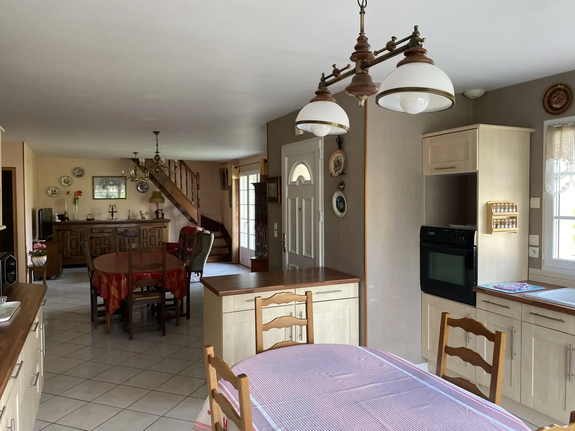 Maison traditionnelle de 131,7 m² avec jardin près des commerces et gare à Pacy-sur-Eure 