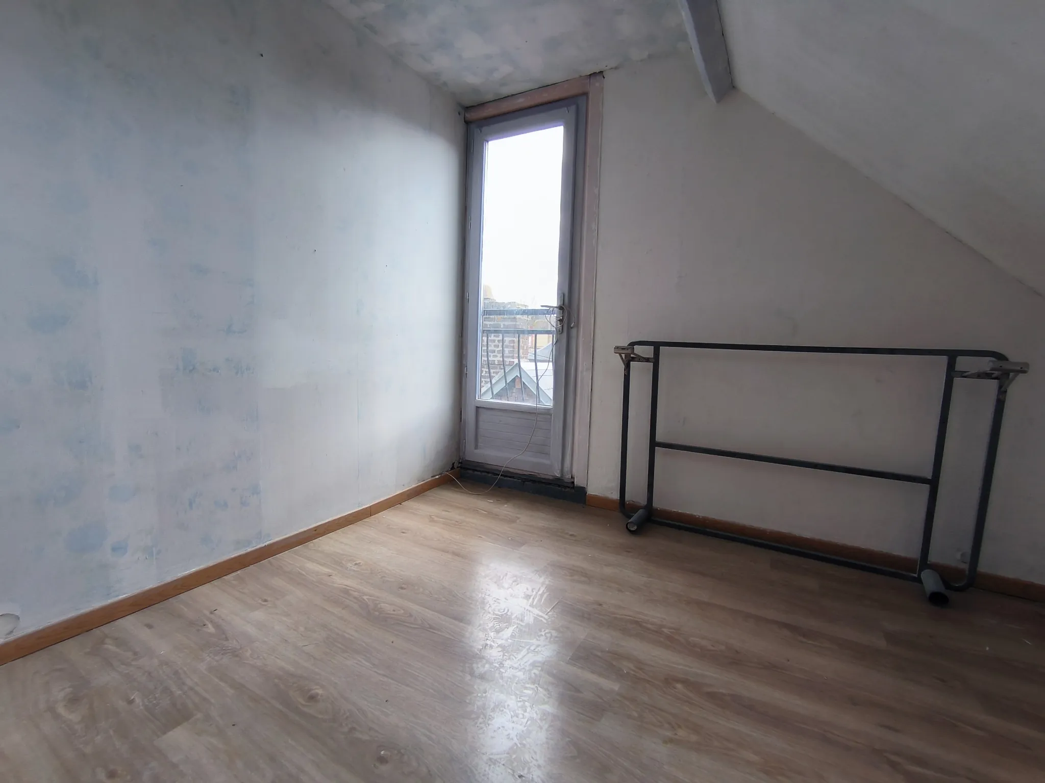 Maison à rénover de 77,8 m² à Saint-Pierre-lès-Elbeuf, idéal investisseurs ou primo-accédants 