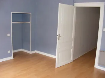 Immeuble de rapport à Marcigny avec locaux commerciaux et appartements locatifs 