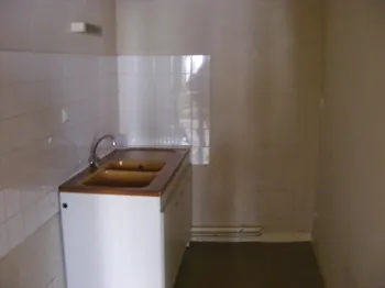 Immeuble de rapport à Marcigny avec locaux commerciaux et appartements locatifs 