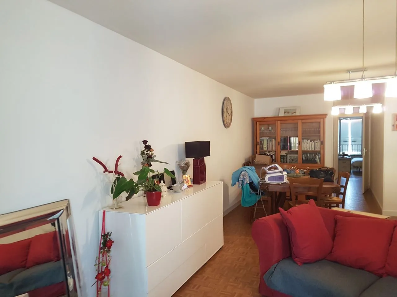 Immeuble de rapport à Marcigny avec locaux commerciaux et appartements locatifs 