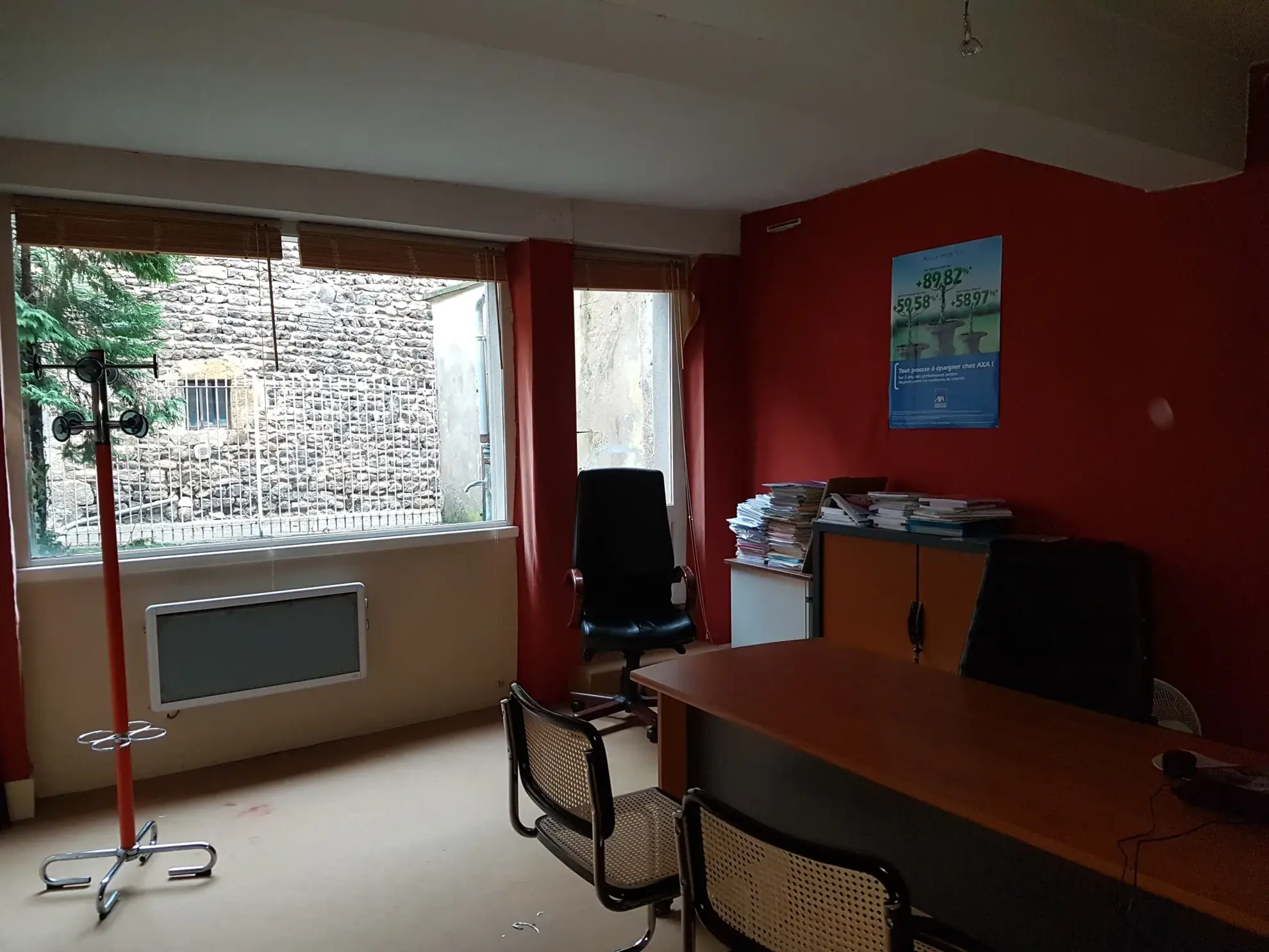 Immeuble de rapport à Marcigny avec locaux commerciaux et appartements locatifs 