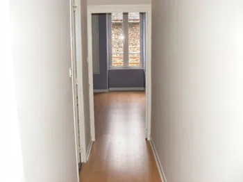 Immeuble de rapport à Marcigny avec locaux commerciaux et appartements locatifs 