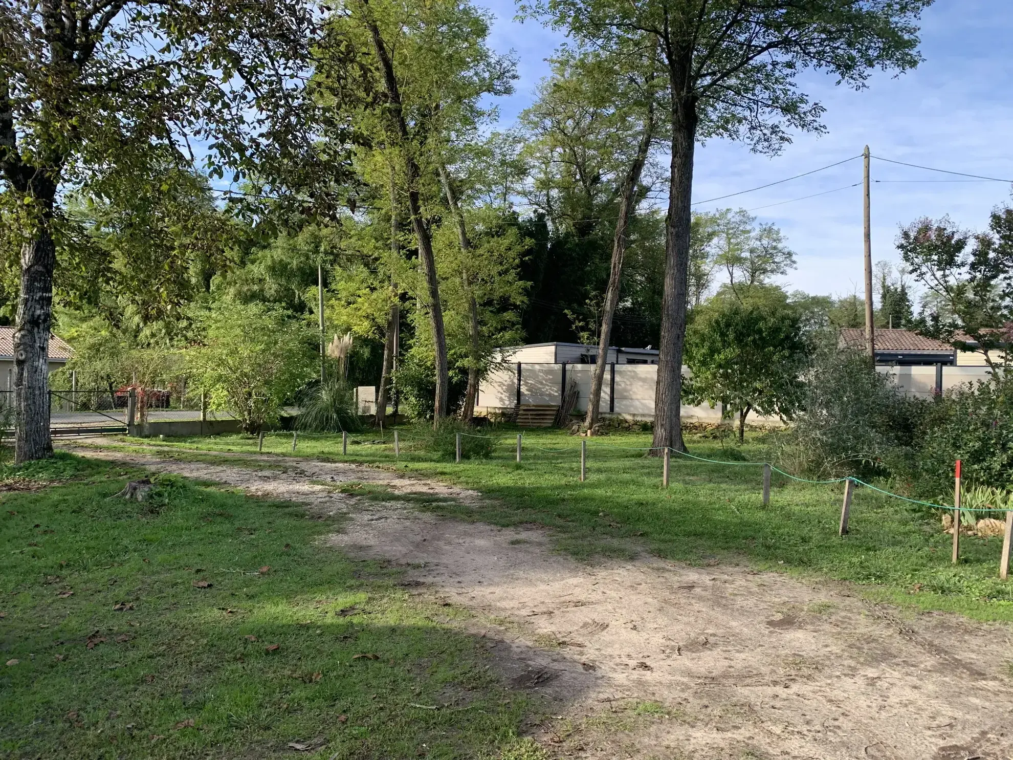 Terrain constructible de 485 m² à vendre à Noaillan, Sud Gironde 