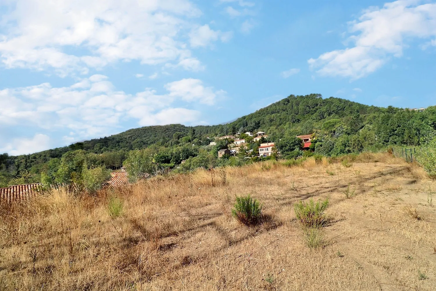 Terrain à bâtir de 1800 m² à Lodève avec vue panoramique 