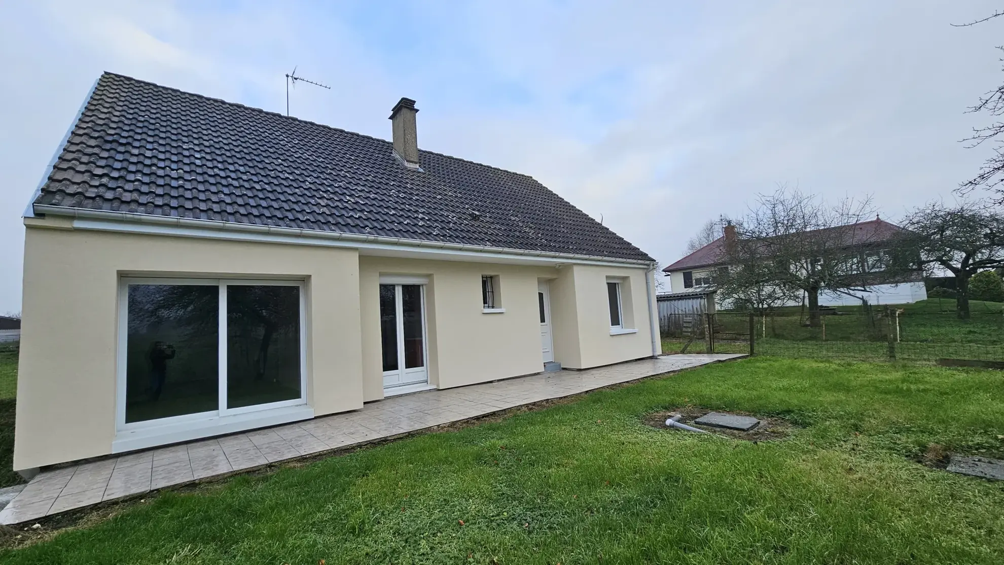 Maison de plain-pied avec 3 chambres et grand sous-sol à Longueville-sur-Scie 