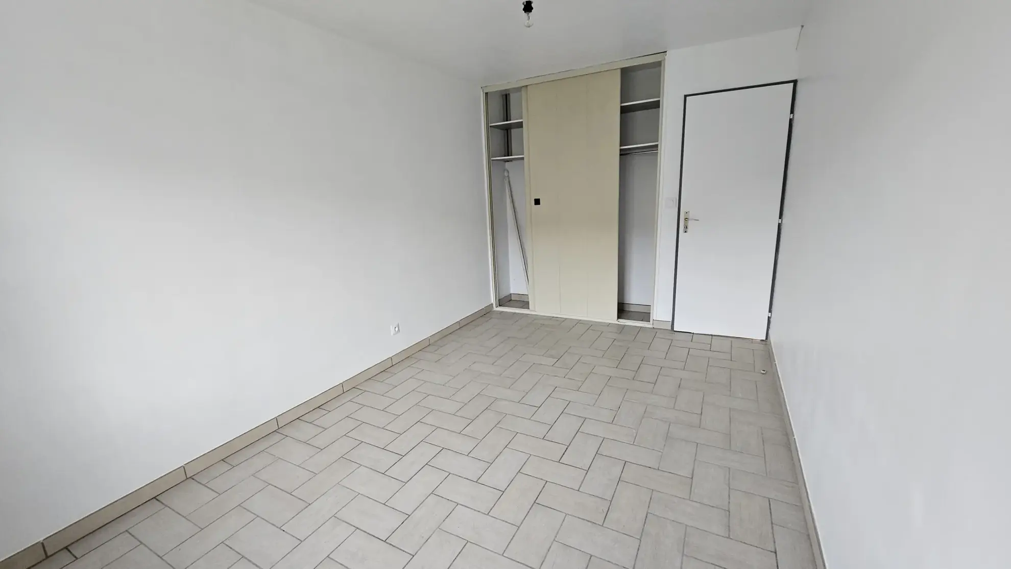 Maison de plain-pied avec 3 chambres et grand sous-sol à Longueville-sur-Scie 