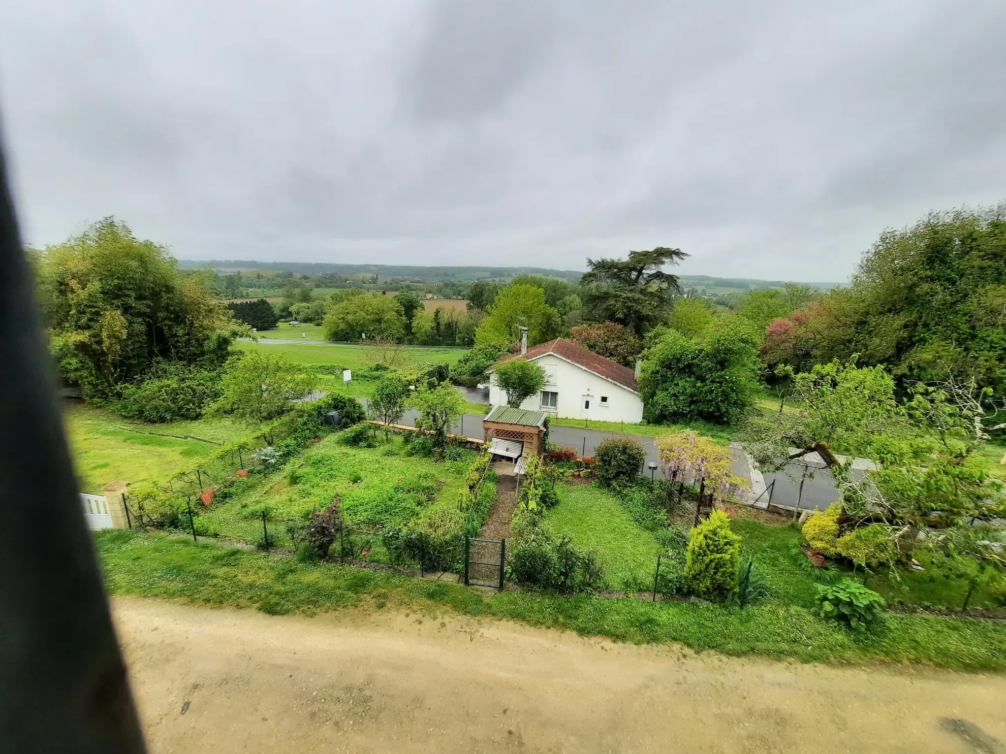 Maison de ville à Monségur avec vue dégagée – Idéal premier achat ou investissement 