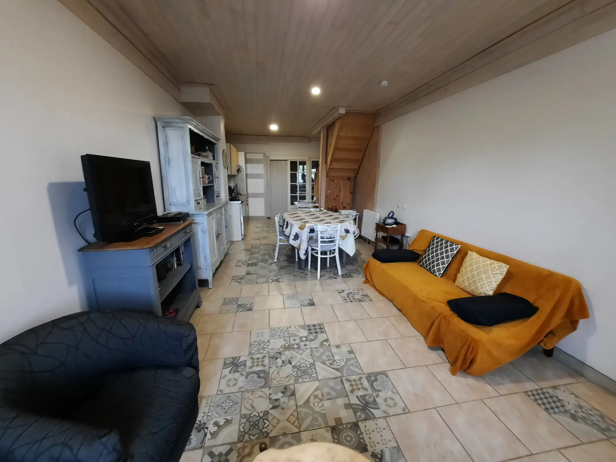 Maison de ville à Monségur avec vue dégagée – Idéal premier achat ou investissement