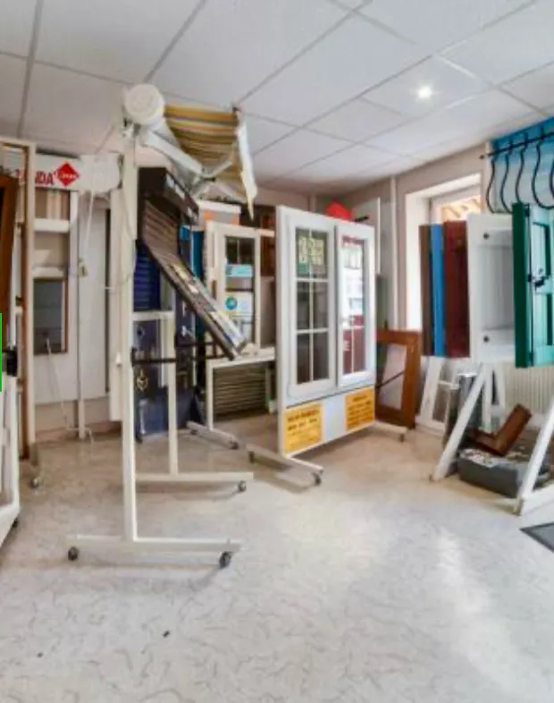 Immeuble locatif à Cusset proche Vichy avec local commercial et appartements F1 à vendre 